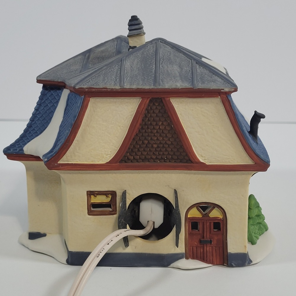 Dept 56 Alpine Village Bakery & Chocolate Shop 5614-6 Heritage Village 1994 - Picture 7 of 9